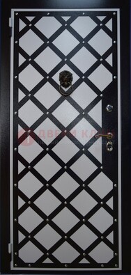 Стальная дверь с ковкой и порошковым окрасом ДК-8 для квартиры в Дубне