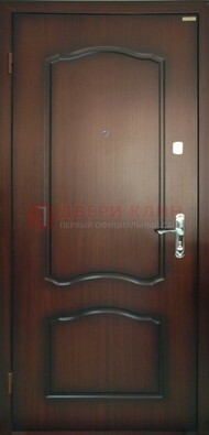 Коричневая стальная дверь с МДФ ДМ-138 для квартиры в Дубне