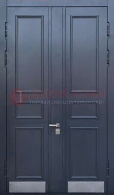 Черная двухстворчатая дверь для улицы с МДФ ДМ-535 в Дубне