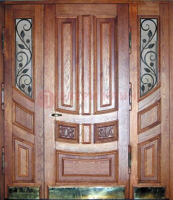 Парадная дверь со стеклом и ковкой ДПР-35 для загородного дома в Дубне