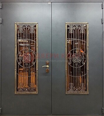 Входная металлическая парадная дверь со стеклом и ковкой ДПР-81 в Дубне