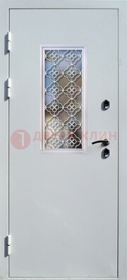 Серая металлическая дверь со стеклом и ковкой ДС-75 в Дубне