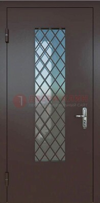 Темная металлическая дверь с решеткой и стеклом ДС-7 в Дубне