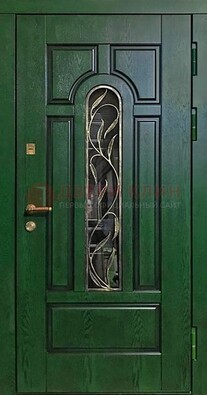 Зеленая железная дверь со стеклом и ковкой ДСК-111 в Дубне