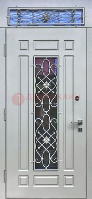 Белая железная дверь со стеклом и ковкой с верхней фрамугой ДСК-112 в Дубне