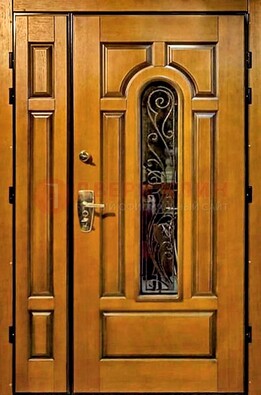 Распашная металлическая дверь со стеклом и ковкой для дома ДСК-152 в Дубне
