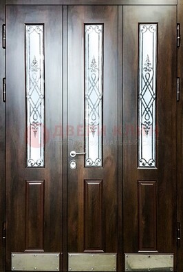 Входная дверь со стеклом и ковкой ДСК-72 в кирпичный дом в Дубне