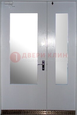Белая  тамбурная дверь со стеклянными вставками ДТМ-18 в Дубне