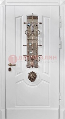 Белая металлическая дверь с виноритом и стеклом с ковкой ДВТ-165 в Волоколамске