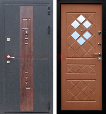 Серая входная дверь с зеркальными квадратиками внутри ДЗ-79 в Дубне