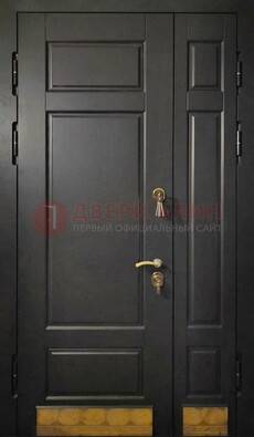 Черная полуторная железная дверь для частного дома ПЛ-2 в Дубне