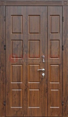 Коричневая уличная полуторная дверь с МДФ ПЛ-8 в Дубне