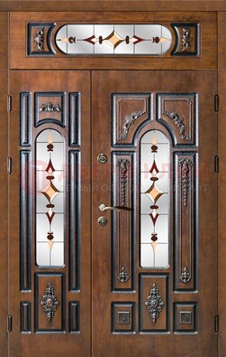 Коричневая двухстворчатая железная дверь с МДФ и витражом ВЖ-36 в Дубне